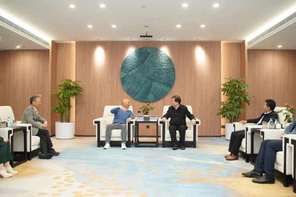 湖南省政协副主席、、、省工商联主席张健一行走访慰问楚精灵医疗眼科：锚定产业链高地，，，，推动湖南高质量发展